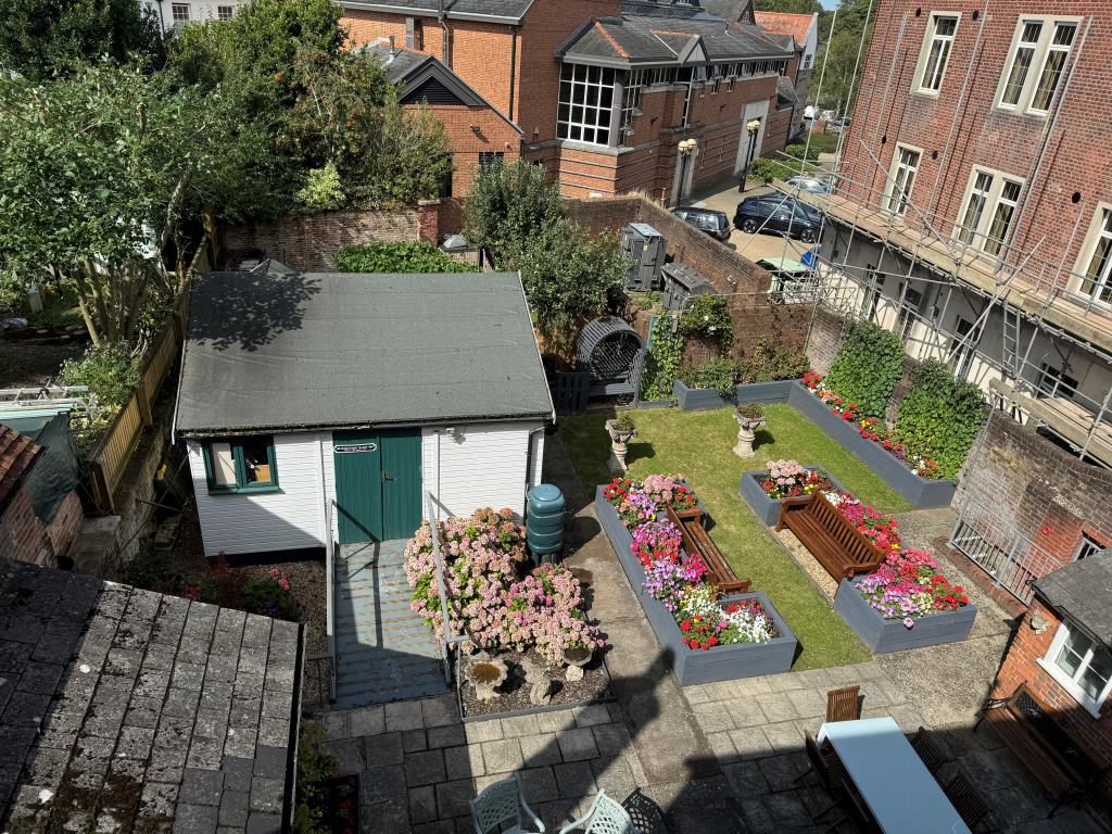 Lot: 110 - 5,000 SQ FT FREEHOLD TOWN CENTRE BUILDING WITH POTENTIAL - A View of the Gardens form the Second Floor